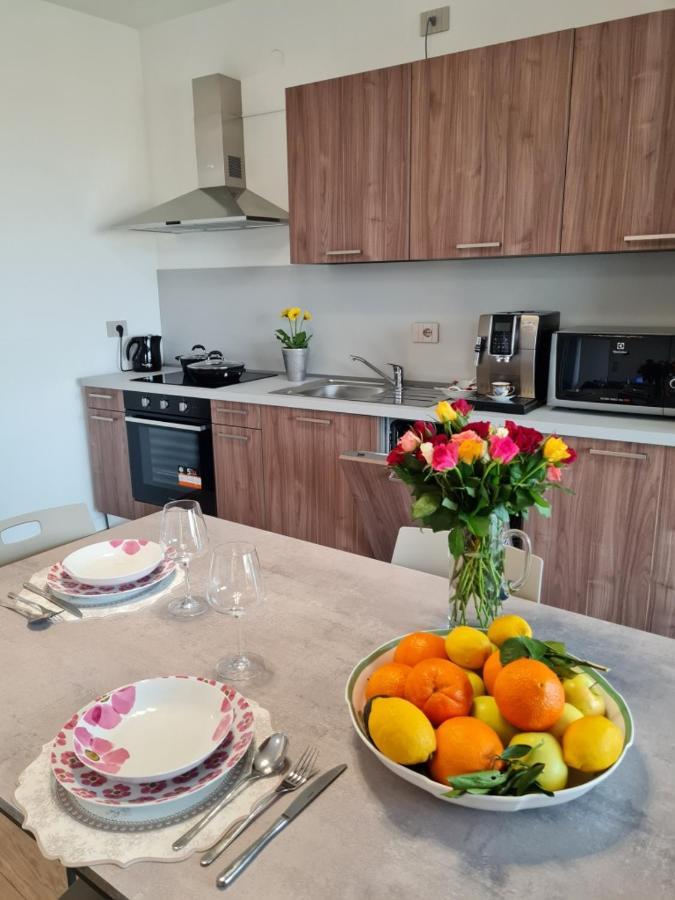 Sole Di Diana Luxury Apartments 佩斯基耶拉德加达 外观 照片