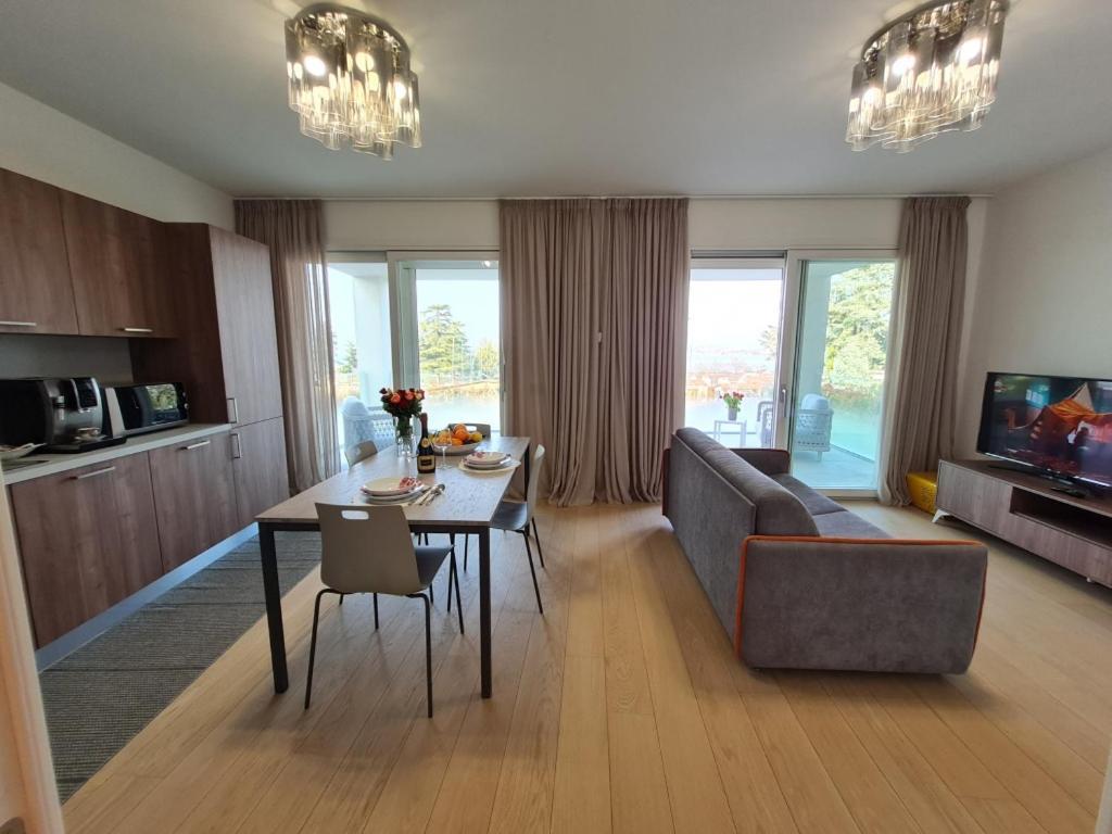 Sole Di Diana Luxury Apartments 佩斯基耶拉德加达 外观 照片